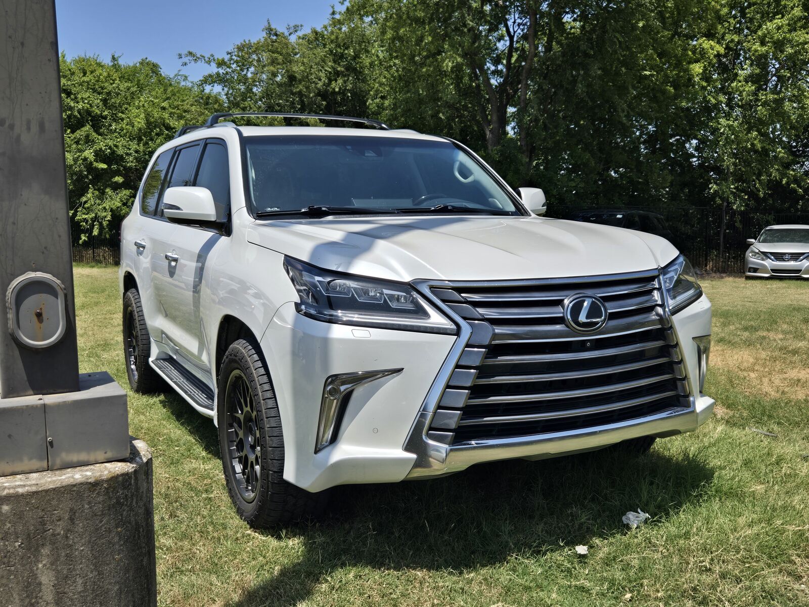 2017 LEXUS LX