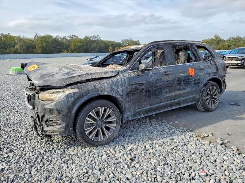 2022 VOLVO XC90