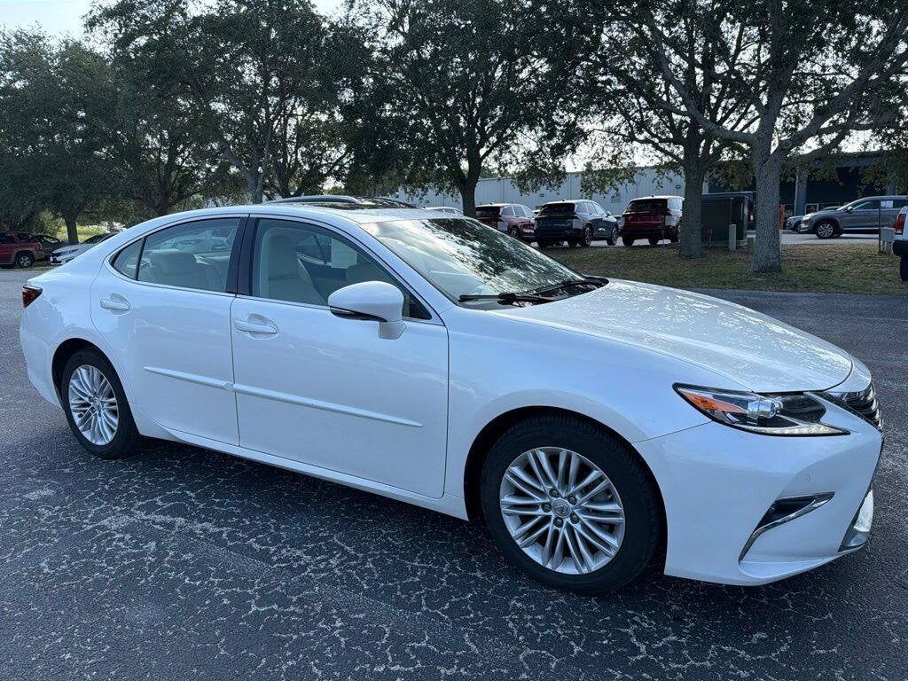 2017 LEXUS ES