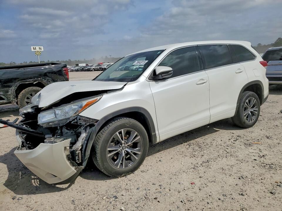 2017 TOYOTA Highlander