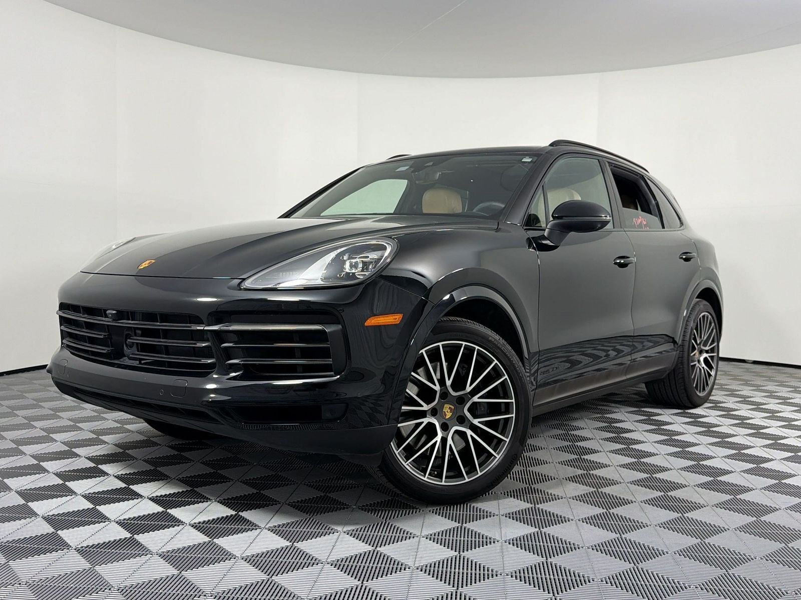 2023 PORSCHE Cayenne