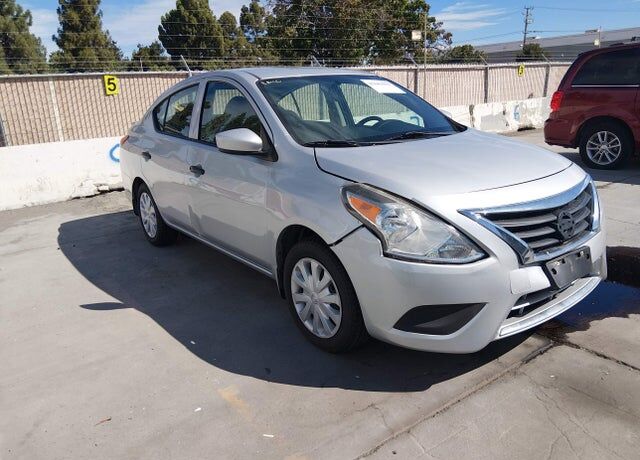 2017 NISSAN Versa
