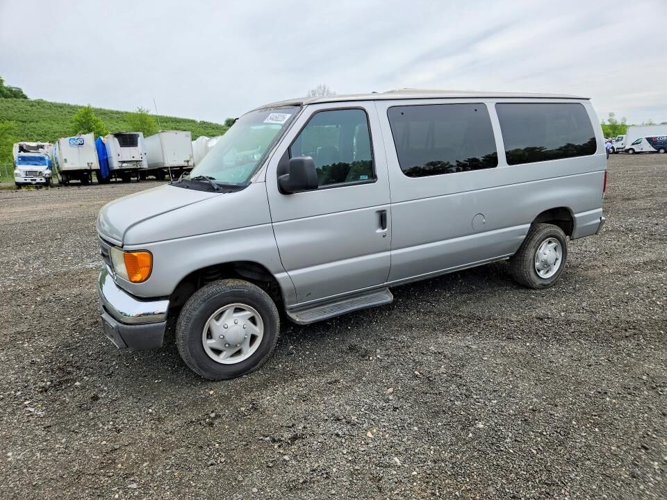 2005 FORD E-350