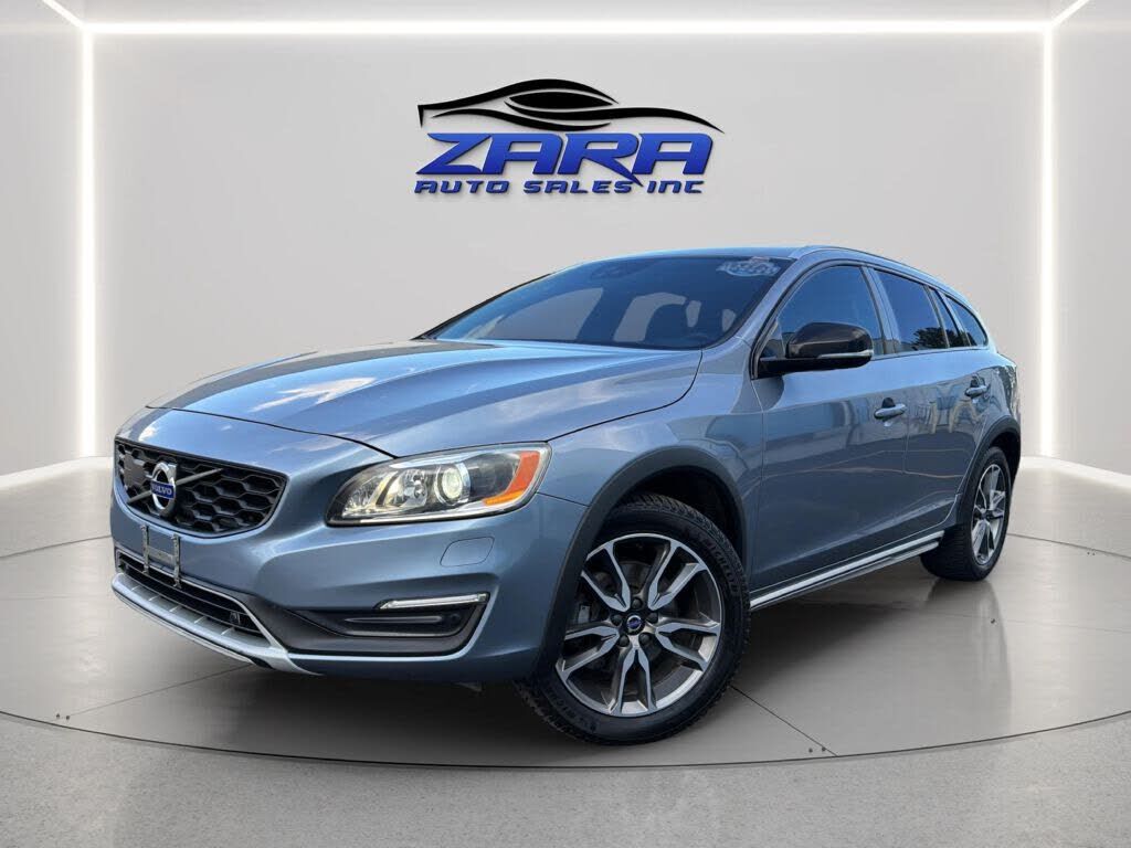 2017 VOLVO V60CC
