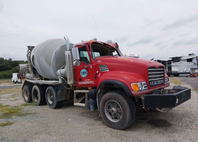 2006 MACK CV