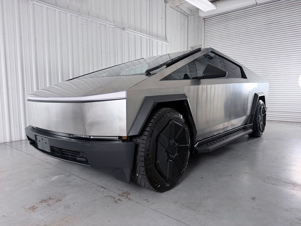2024 TESLA Cybertruck