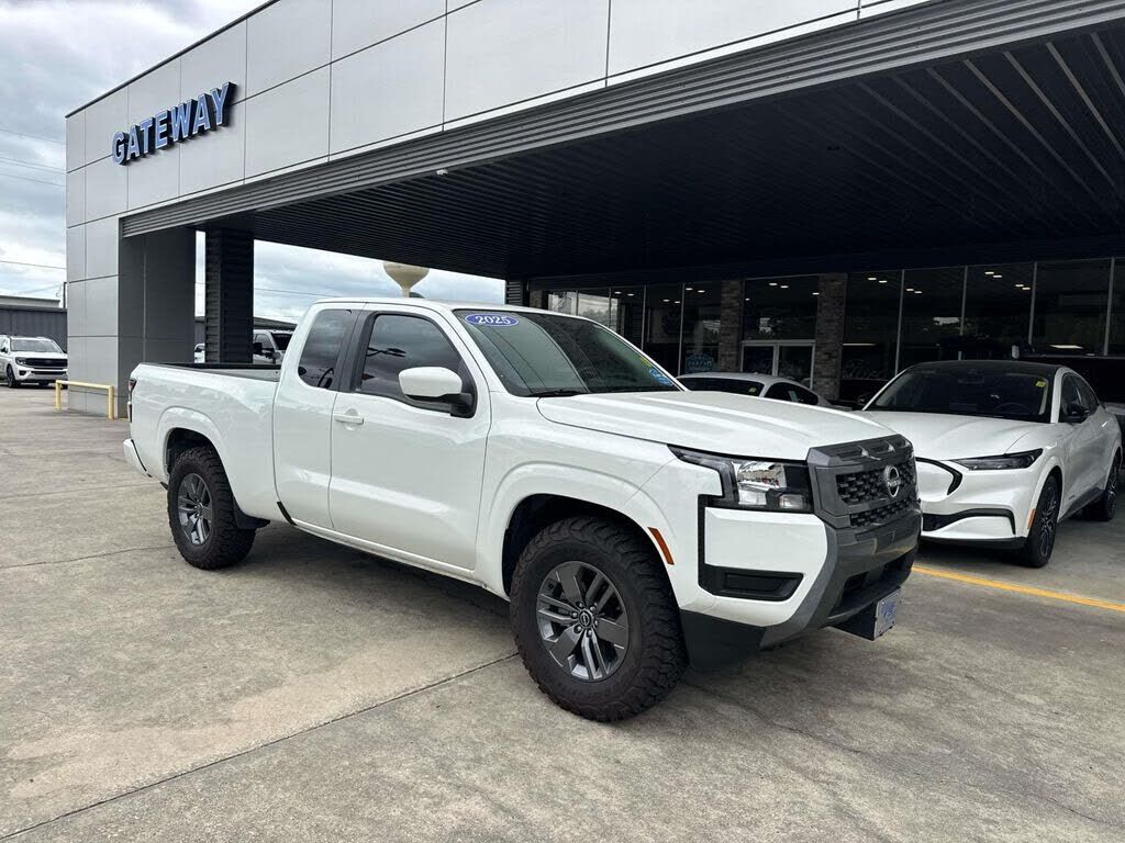 2025 NISSAN Frontier