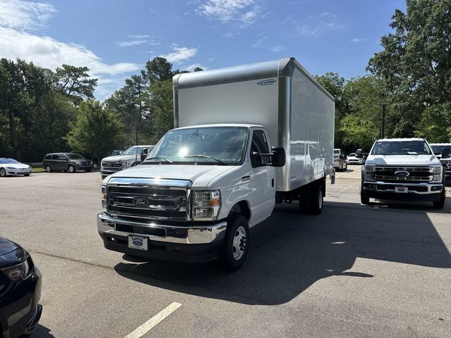 2027 FORD E-450