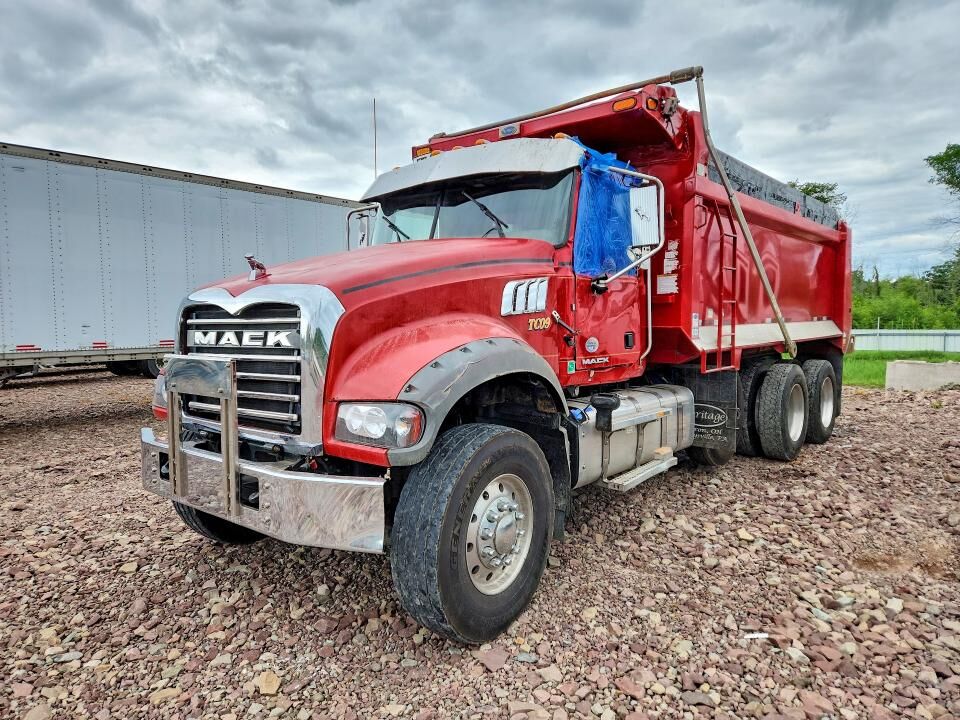 2018 MACK GU