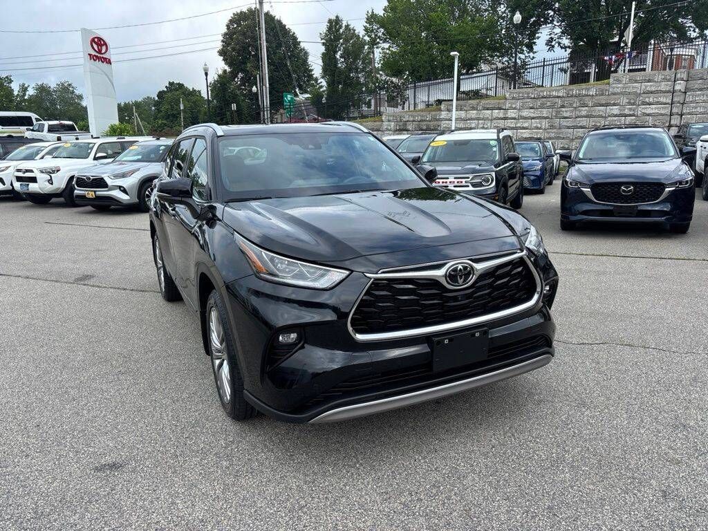2024 TOYOTA Highlander