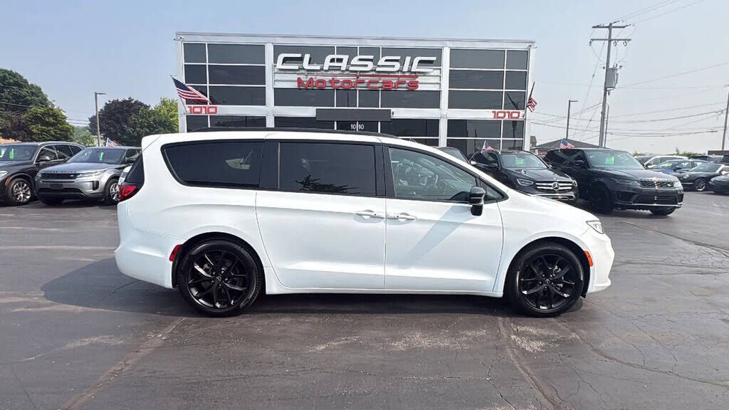 2026 CHRYSLER Pacifica