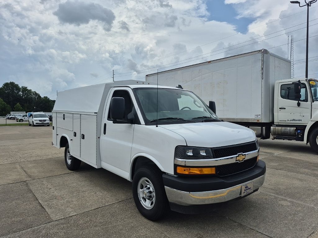 2026 CHEVROLET Express