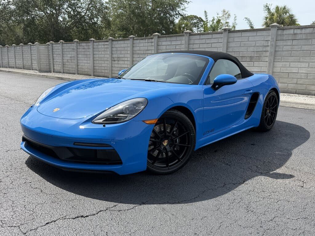 2025 PORSCHE 718
