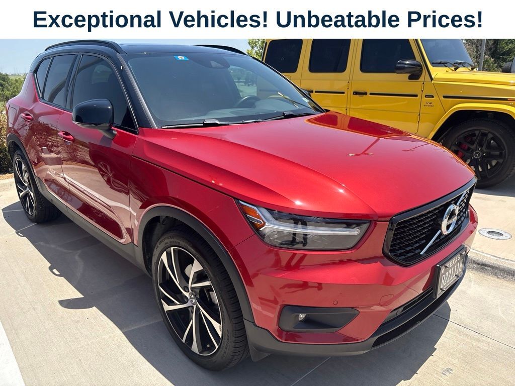 2020 VOLVO XC40