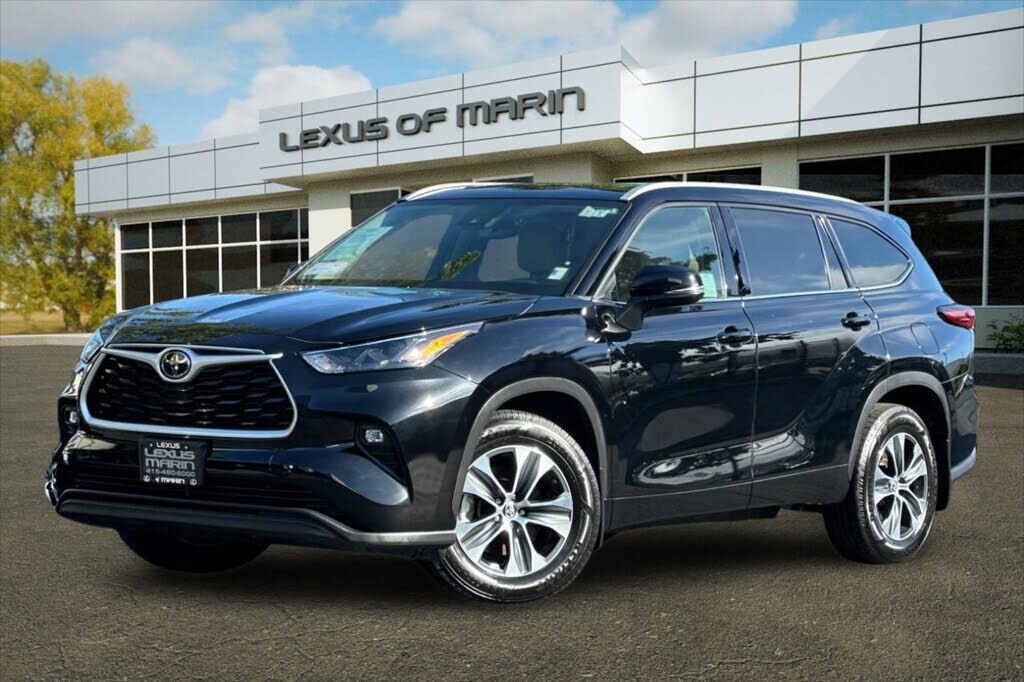 2022 TOYOTA Highlander
