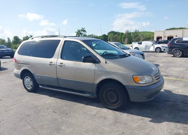 2001 TOYOTA Sienna