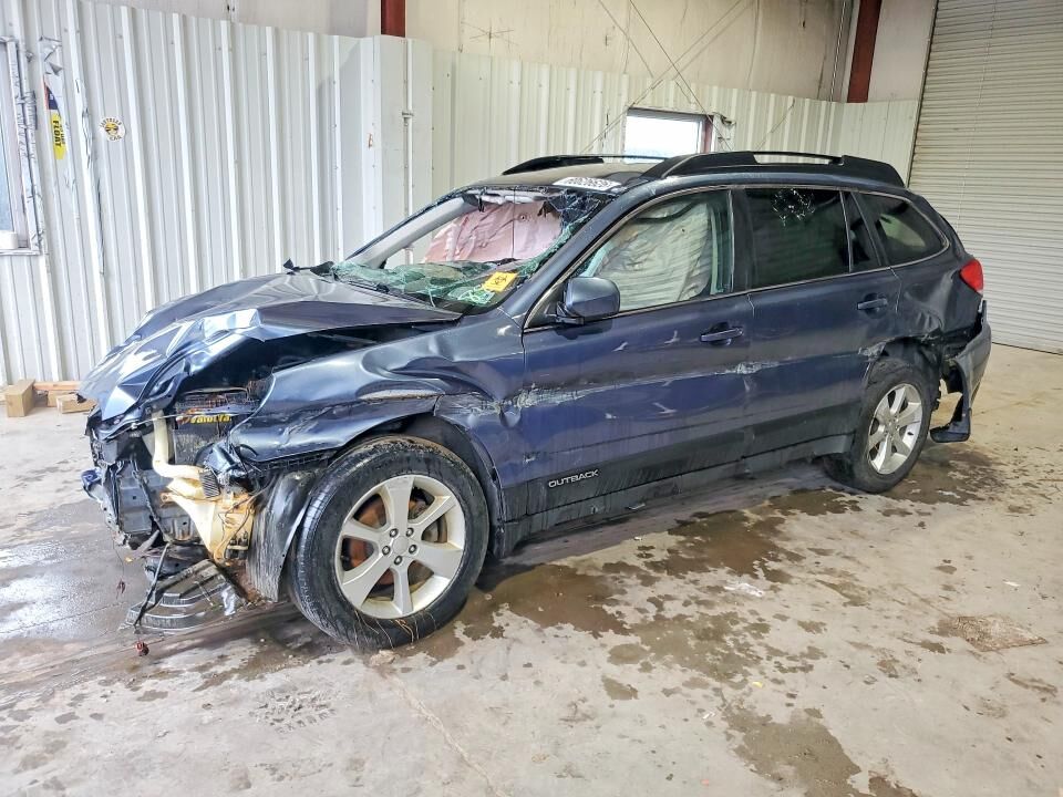 2013 SUBARU Outback