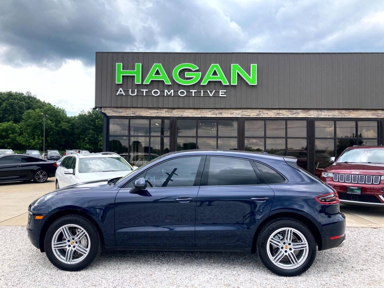 2018 PORSCHE Macan