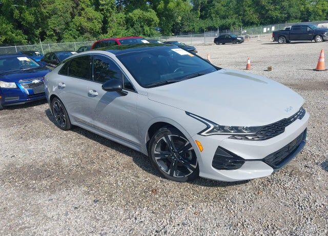 2022 KIA K5