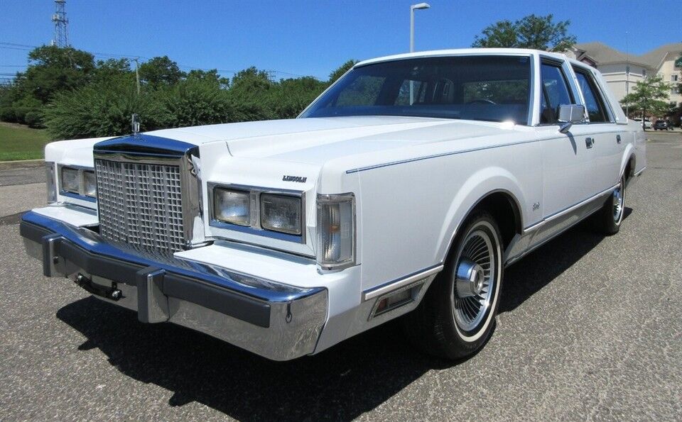 1985 LINCOLN Town Car