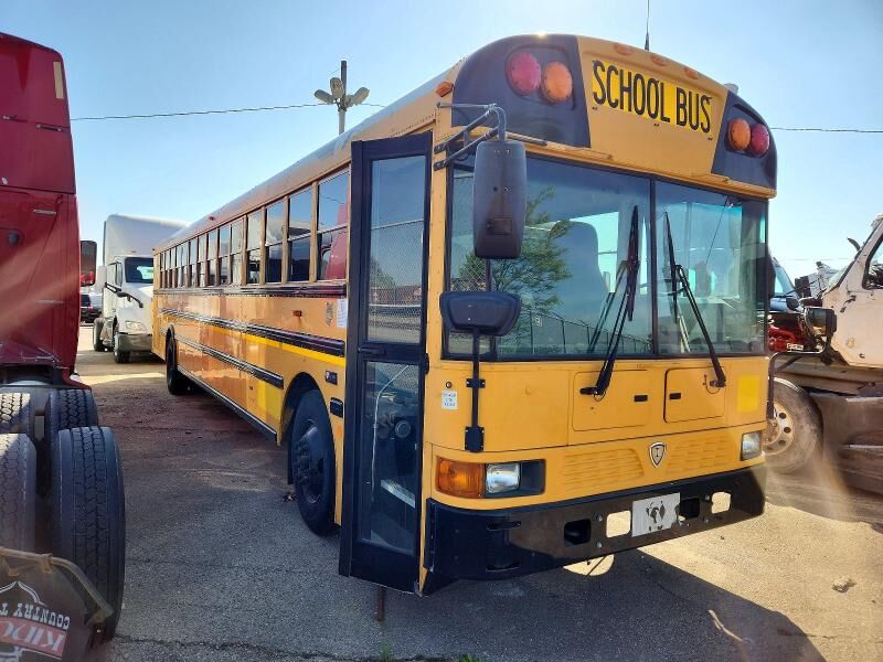 2016 IC BUS PB305