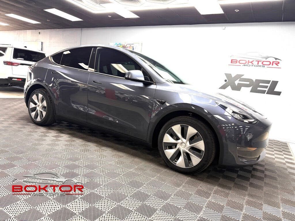 2020 TESLA Model Y