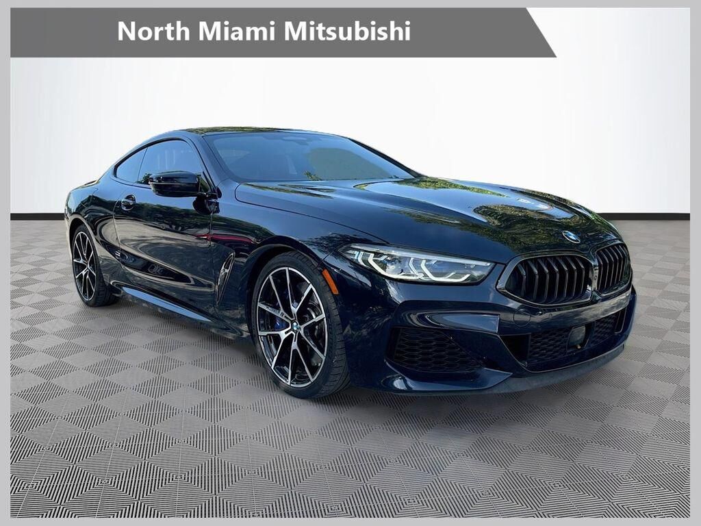 2022 BMW M8