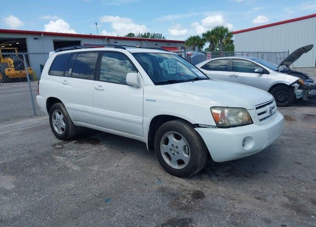 2004 TOYOTA Highlander