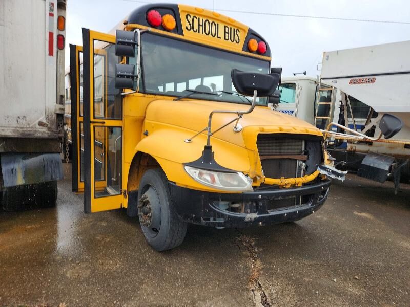 2017 IC BUS PB105