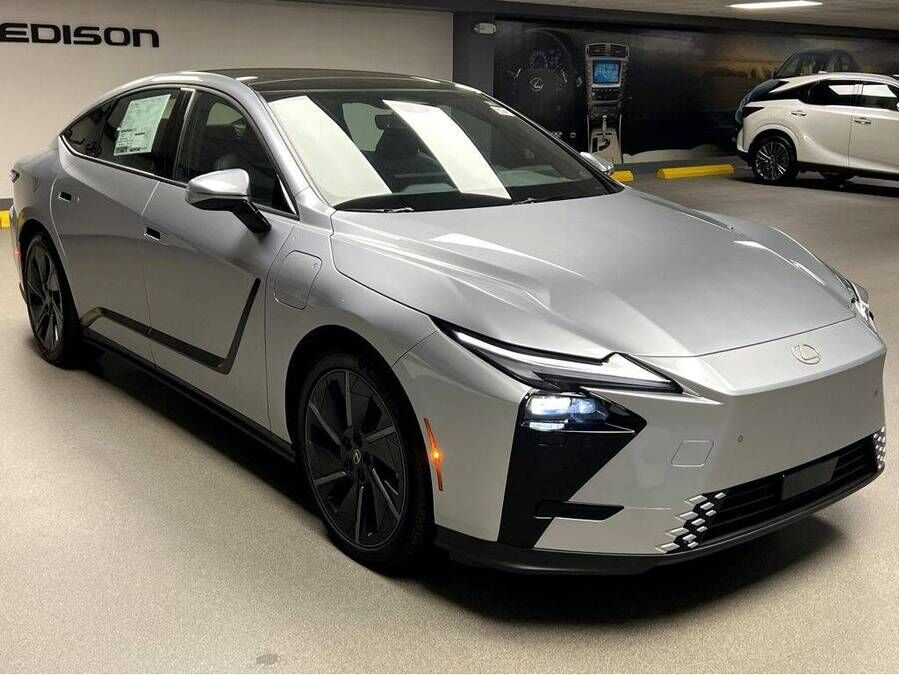 2026 LEXUS ES