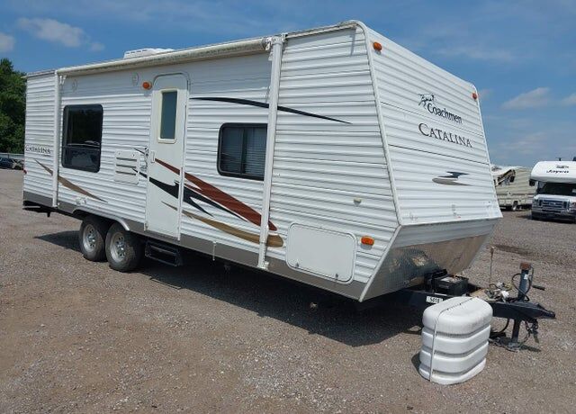 2011 FOREST RIVER Catalina