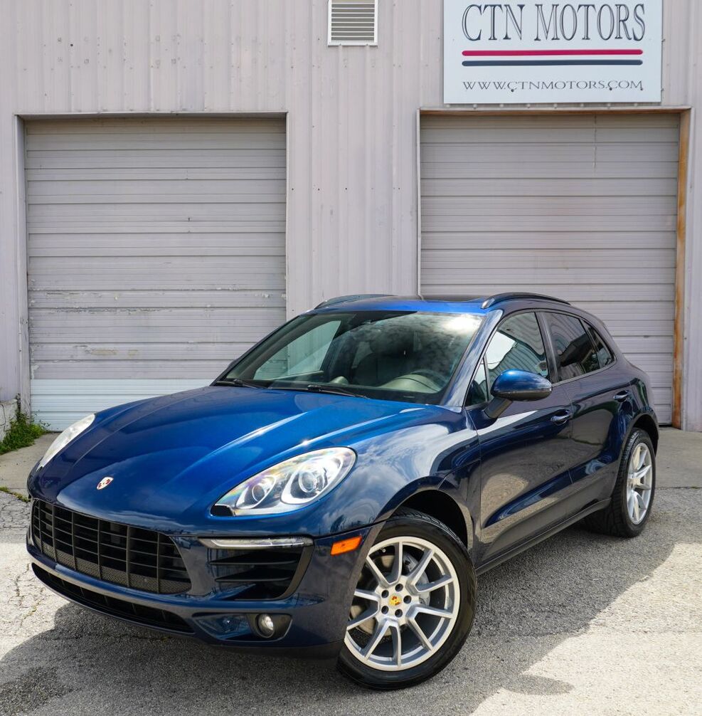 2017 PORSCHE Macan