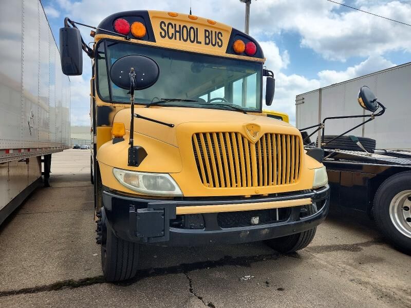 2009 IC BUS PB105