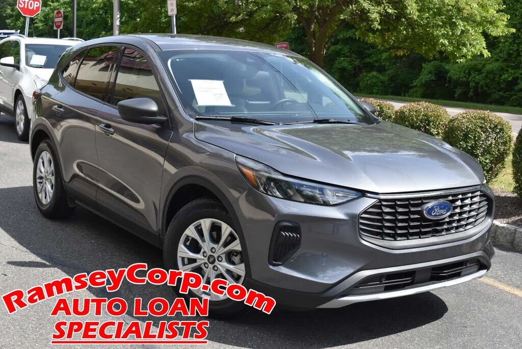 2025 FORD Escape