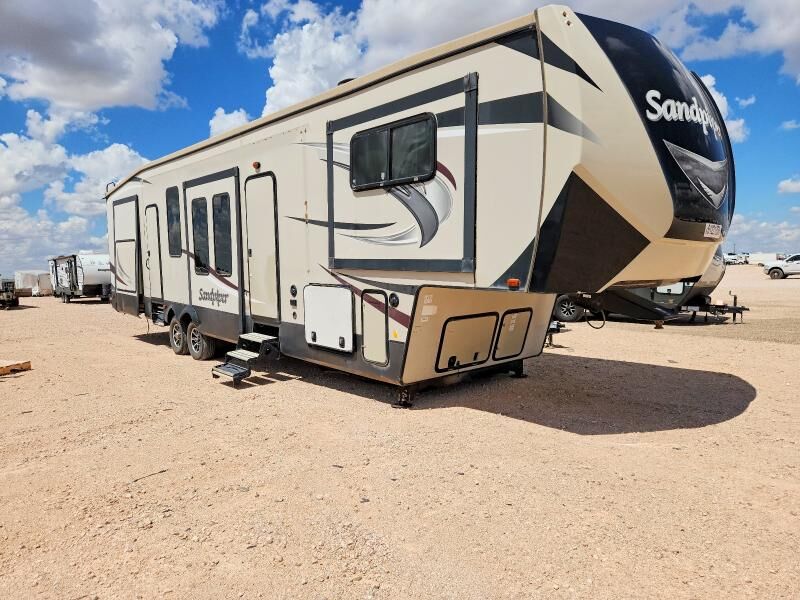 2018 FOREST RIVER Sandpiper Towables