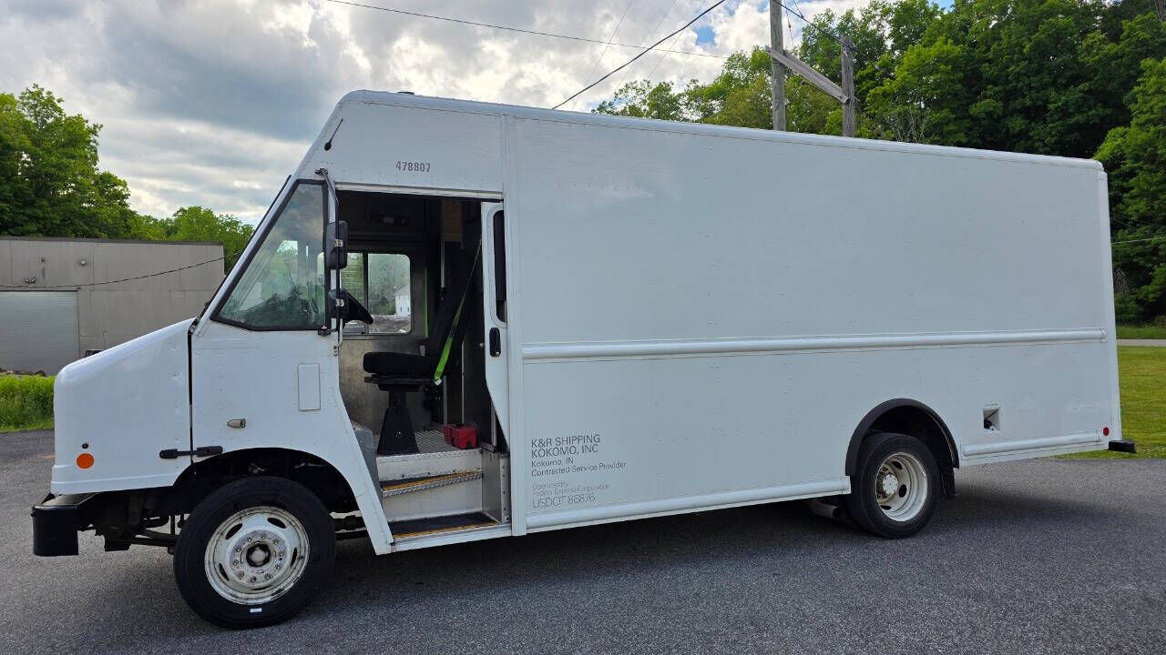 2021 FORD Commercial Chassis