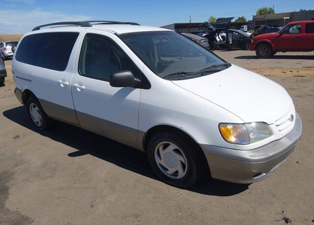 2002 TOYOTA Sienna