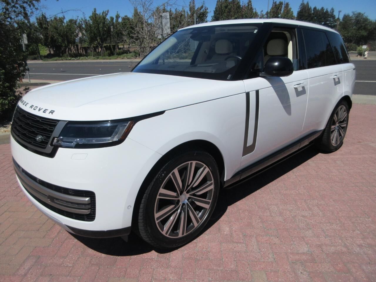 2023 LAND ROVER Range Rover