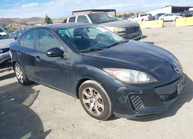 2012 MAZDA Mazda3