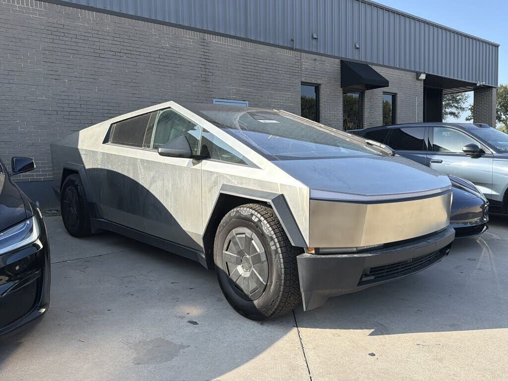 2026 TESLA Cybertruck