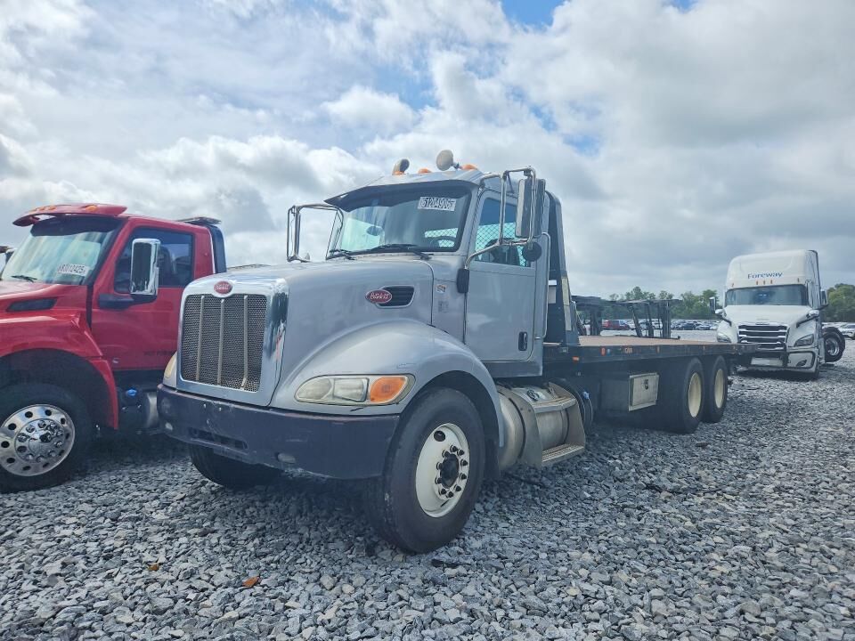2015 PETERBILT 348