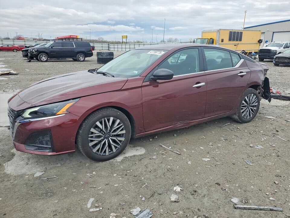 2025 NISSAN Altima