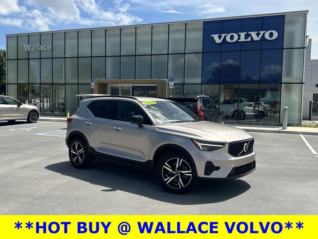 2024 VOLVO XC40