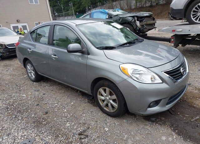 2013 NISSAN Versa