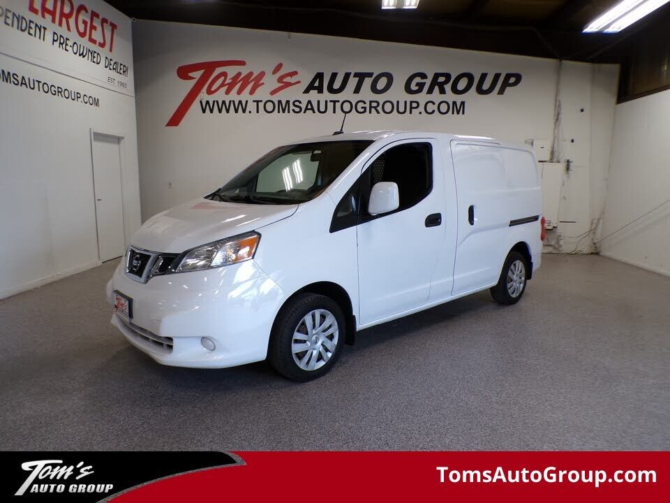 2017 NISSAN NV200