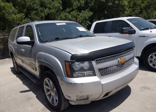 2014 CHEVROLET Suburban