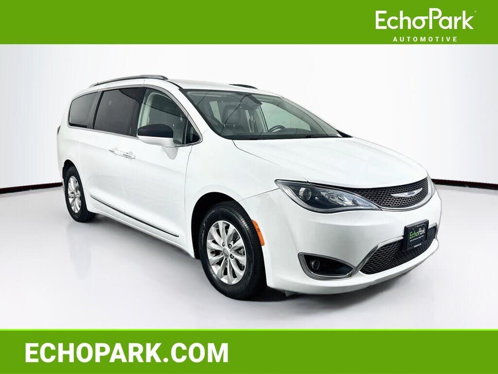 2019 CHRYSLER Pacifica
