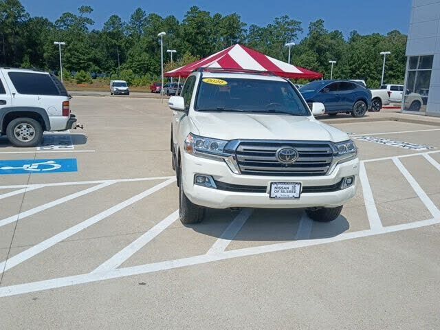 2020 TOYOTA Land Cruiser
