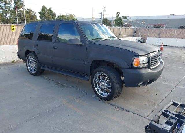 2000 CADILLAC Escalade