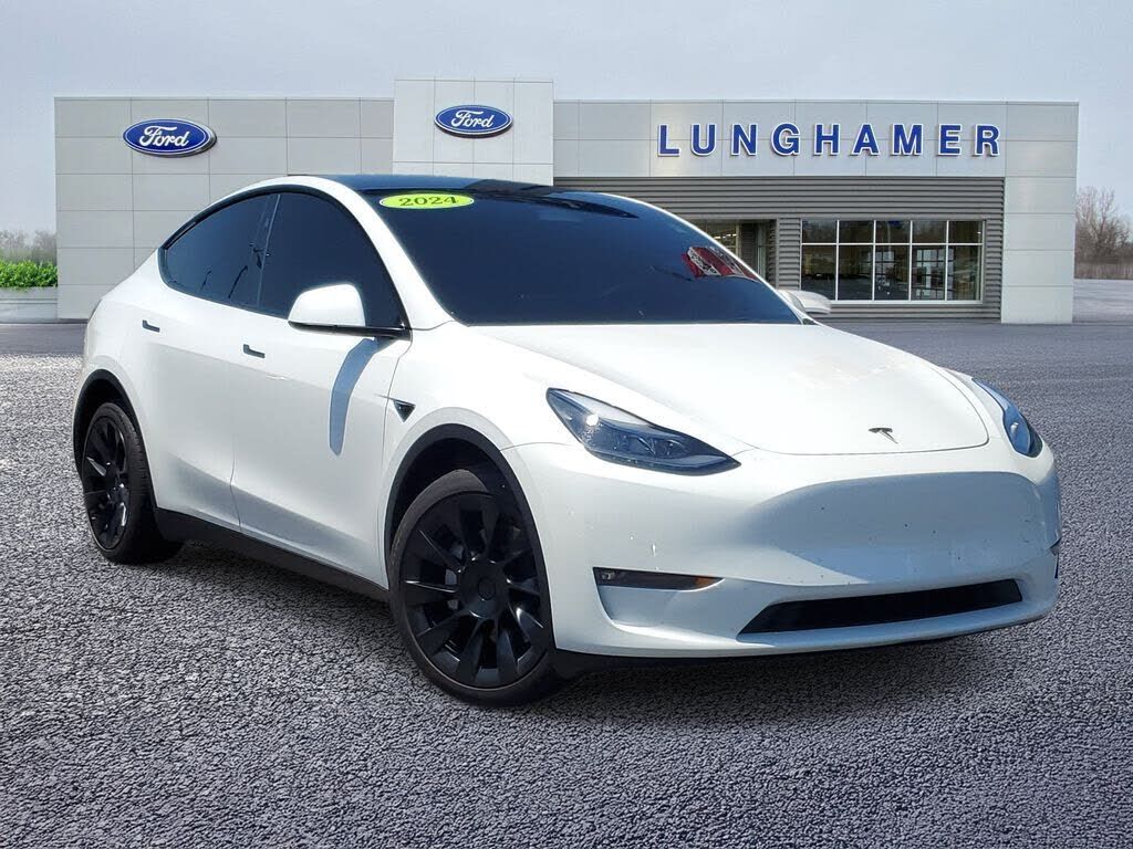 2024 TESLA Model Y